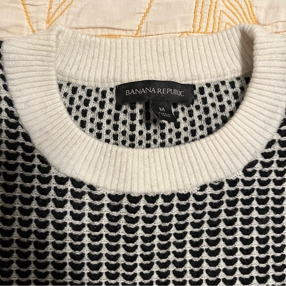 💗MUST GO free ship! Banana Republic Heart Stitch Sweater - Medium - Heavyweight - Picture 6 of 7